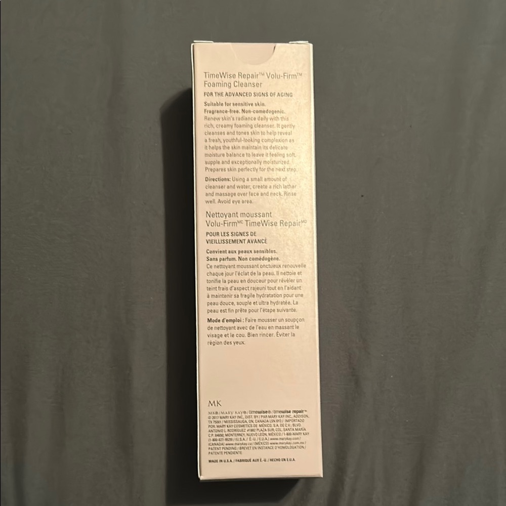 Mary Kay Timewise Repair Volu-Firm Cleanser in Elegant Pink - Picture 2 of 4
